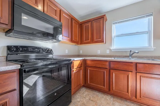 $240,000 | 822 Westpointe Drive, Shelbyville, IN 46176