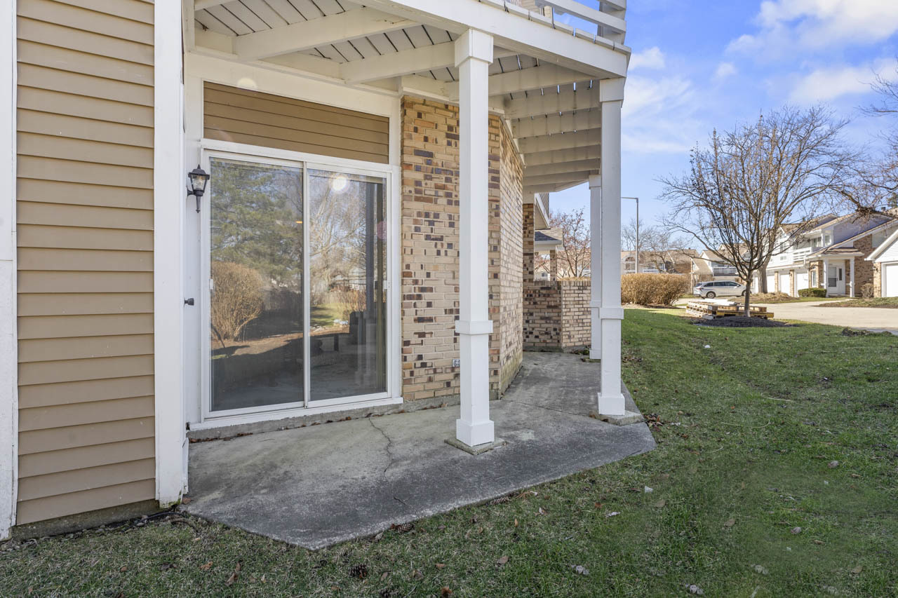 1265 Ranchview Court Buffalo Grove, IL 60089 - Photo 21 of 24 a view of outdoor space and yard