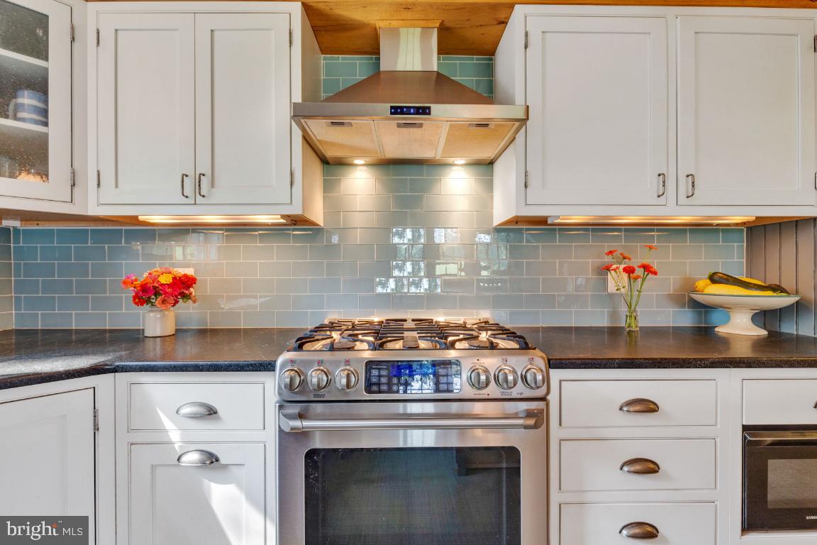 16191 Hamilton Station Road Waterford, VA 20197 - Photo 14 of 94 Gallery Image 14