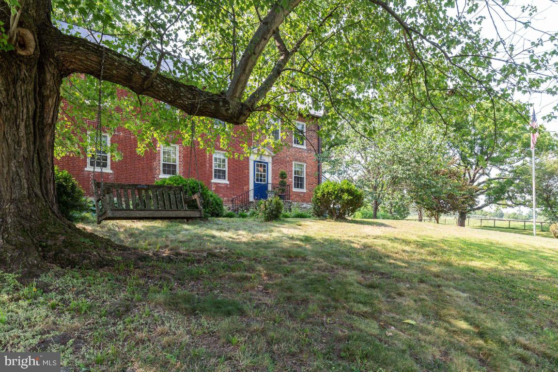 16191 Hamilton Station Road Waterford, VA 20197 - Photo 3 of 94 The feeling of yesteryear.