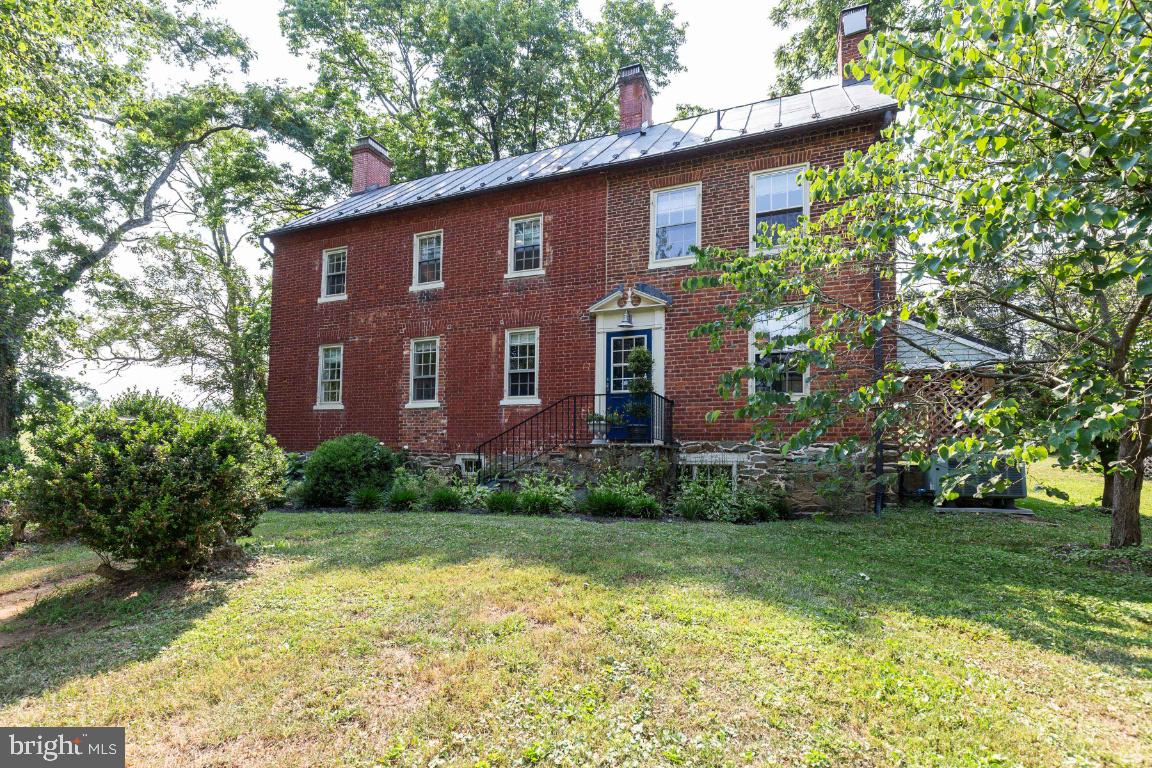16191 Hamilton Station Road Waterford, VA 20197 - Photo 4 of 94 Gallery Image 4