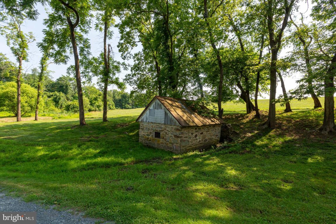 16191 Hamilton Station Road Waterford, VA 20197 - Photo 79 of 94 Spring house