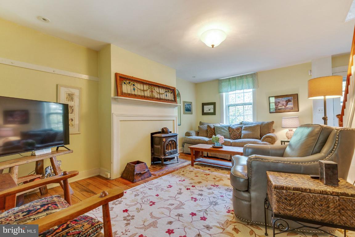 16191 Hamilton Station Road Waterford, VA 20197 - Photo 9 of 94 Gallery Image 9