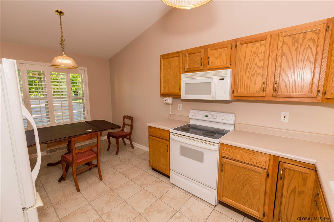 68 Harvard Road Colonie, NY 12189 - Photo 3 of 24 Photo 3