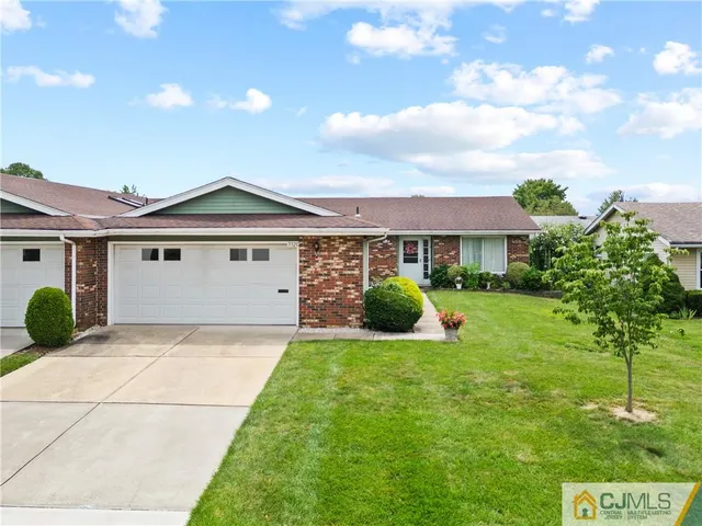 $349,900 | 332 C Quinton Drive, Unit 332C, Monroe Township, NJ 08831