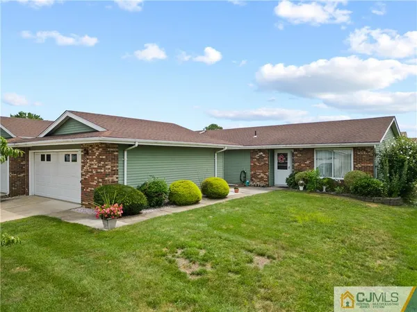 $349,900 | 332 C Quinton Drive, Unit 332C, Monroe Township, NJ 08831