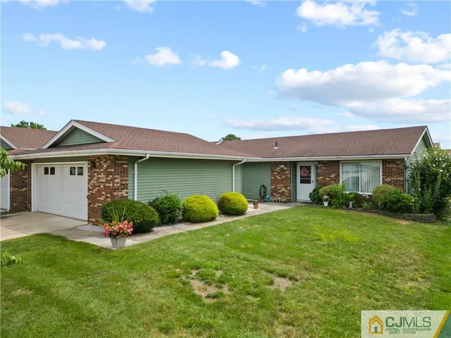 $349,900 | 332 C Quinton Drive, Unit 332C, Monroe Township, NJ 08831