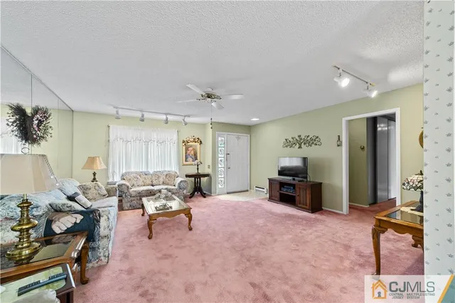 $349,900 | 332 C Quinton Drive, Unit 332C, Monroe Township, NJ 08831