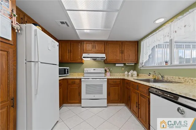 $349,900 | 332 C Quinton Drive, Unit 332C, Monroe Township, NJ 08831