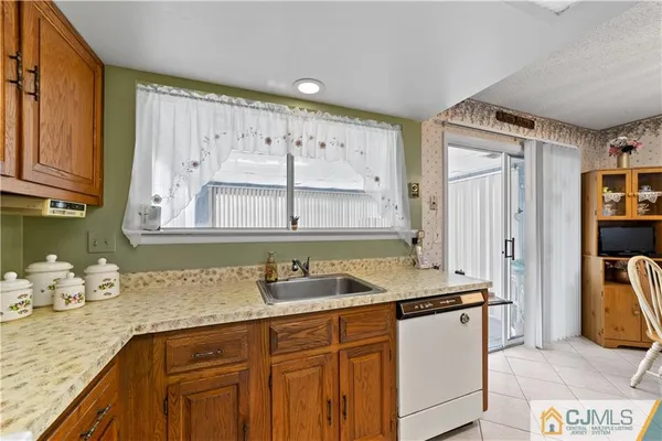 $349,900 | 332 C Quinton Drive, Unit 332C, Monroe Township, NJ 08831