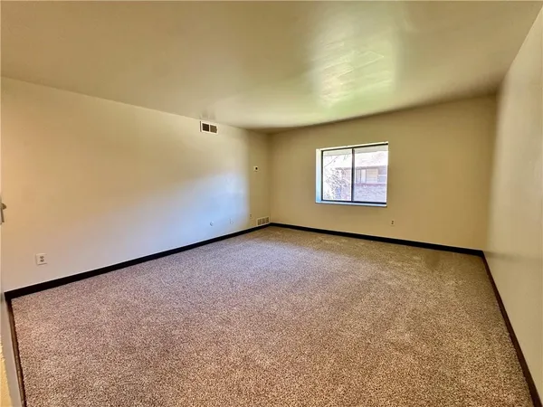 $850 | 210 Electric Avenue, Unit B5, East Pittsburgh, PA 15112