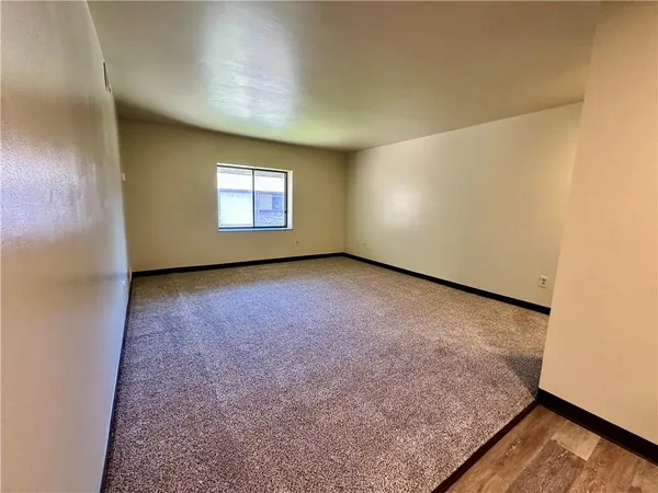 $850 | 210 Electric Avenue, Unit B5, East Pittsburgh, PA 15112