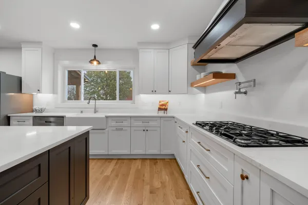 $995,000 | 5036 County Highway, West Bend, WI 53090