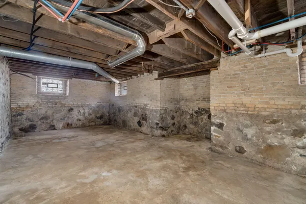 $995,000 | 5036 County Highway, West Bend, WI 53090