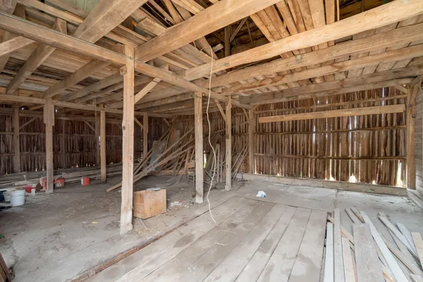 $995,000 | 5036 County Highway, West Bend, WI 53090