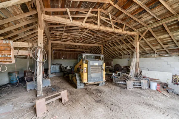 $995,000 | 5036 County Highway, West Bend, WI 53090