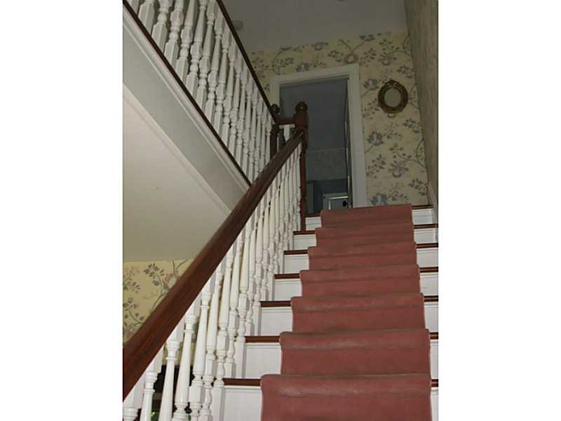1125 Main Road Tiverton, RI 02878 - Photo 11 of 25 Entry.