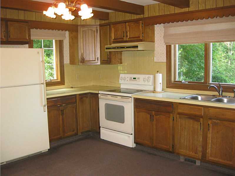 1125 Main Road Tiverton, RI 02878 - Photo 17 of 25 Kitchen.