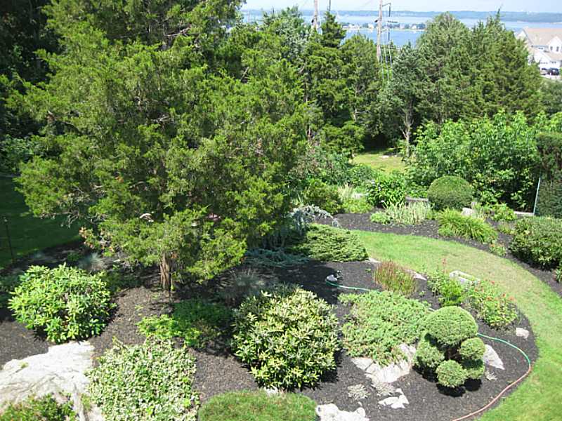 1125 Main Road Tiverton, RI 02878 - Photo 4 of 25 Yard/Garden.