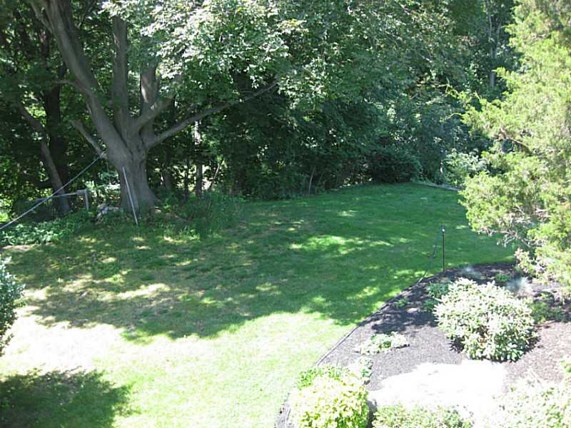 1125 Main Road Tiverton, RI 02878 - Photo 5 of 25 Yard/Garden.