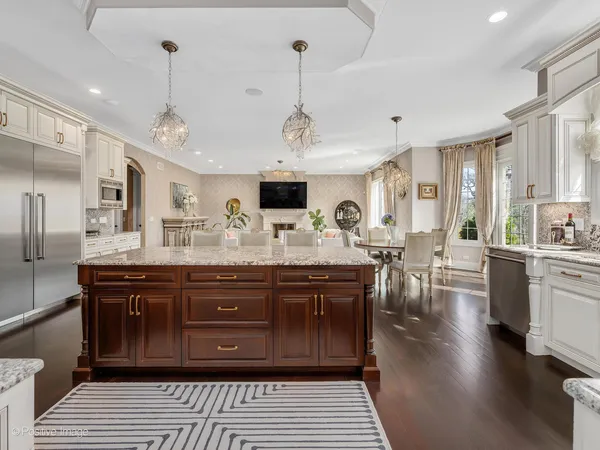 $2,500,000 | 11810 Cross Creek Court, Burr Ridge, IL 60527