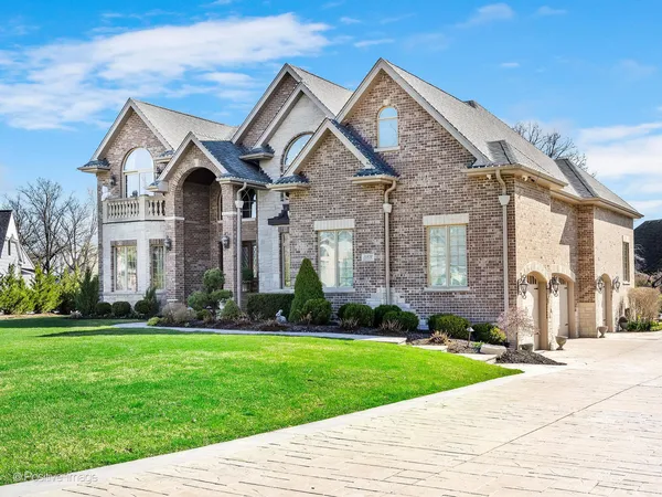 $2,500,000 | 11810 Cross Creek Court, Burr Ridge, IL 60527
