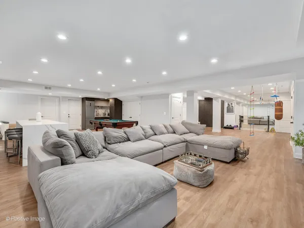 $2,500,000 | 11810 Cross Creek Court, Burr Ridge, IL 60527