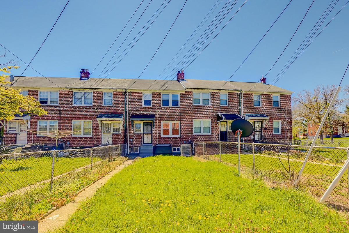 1004 St Dunstans Road Baltimore, MD 21212 - Photo 2 of 18 Exterior (Rear)