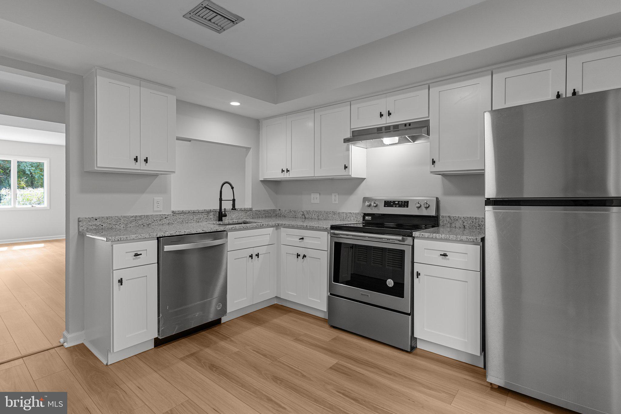 19 Eden Roc New Hope, PA 18938 - Photo 6 of 25 Kitchen