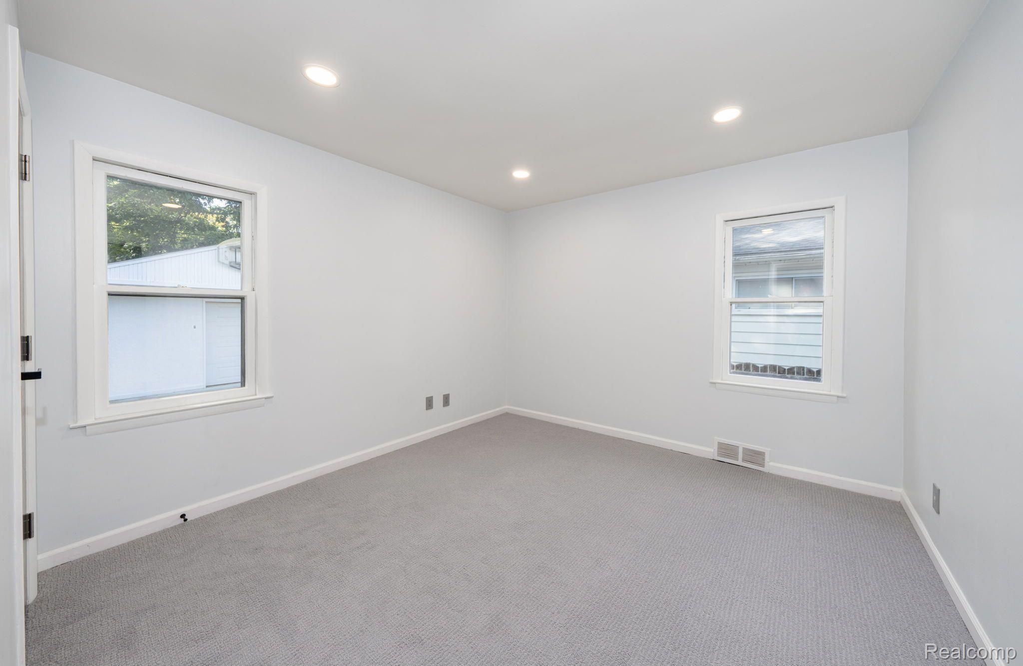 338 Roth Boulevard Clawson, MI 48017 - Photo 17 of 30 Gallery Image 17