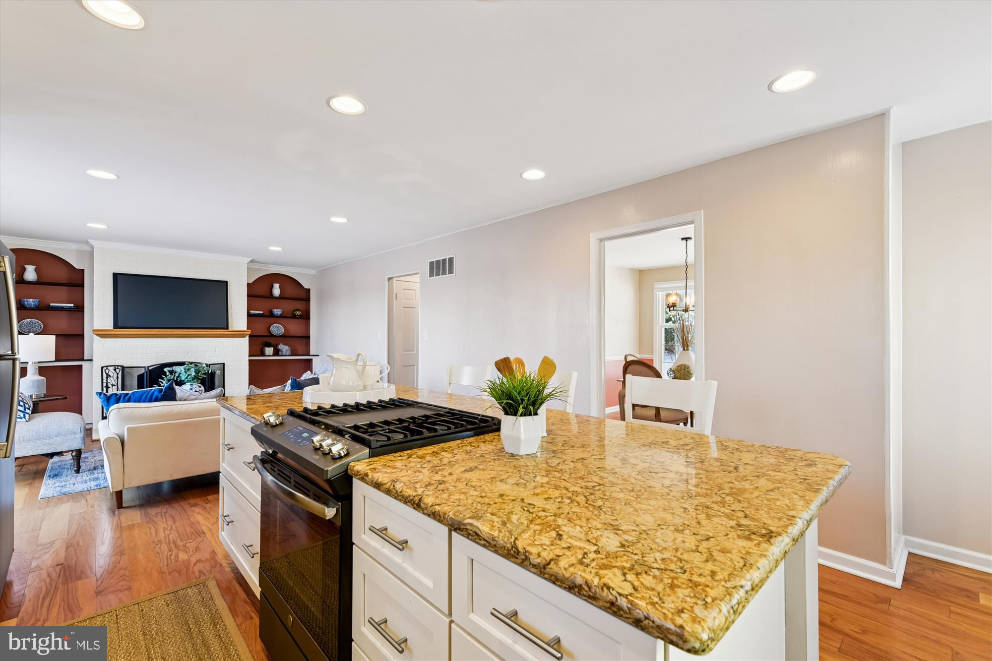1006 West Joppa Road Towson, MD 21204 - Photo 13 of 47 a kitchen with a table and chairs in it