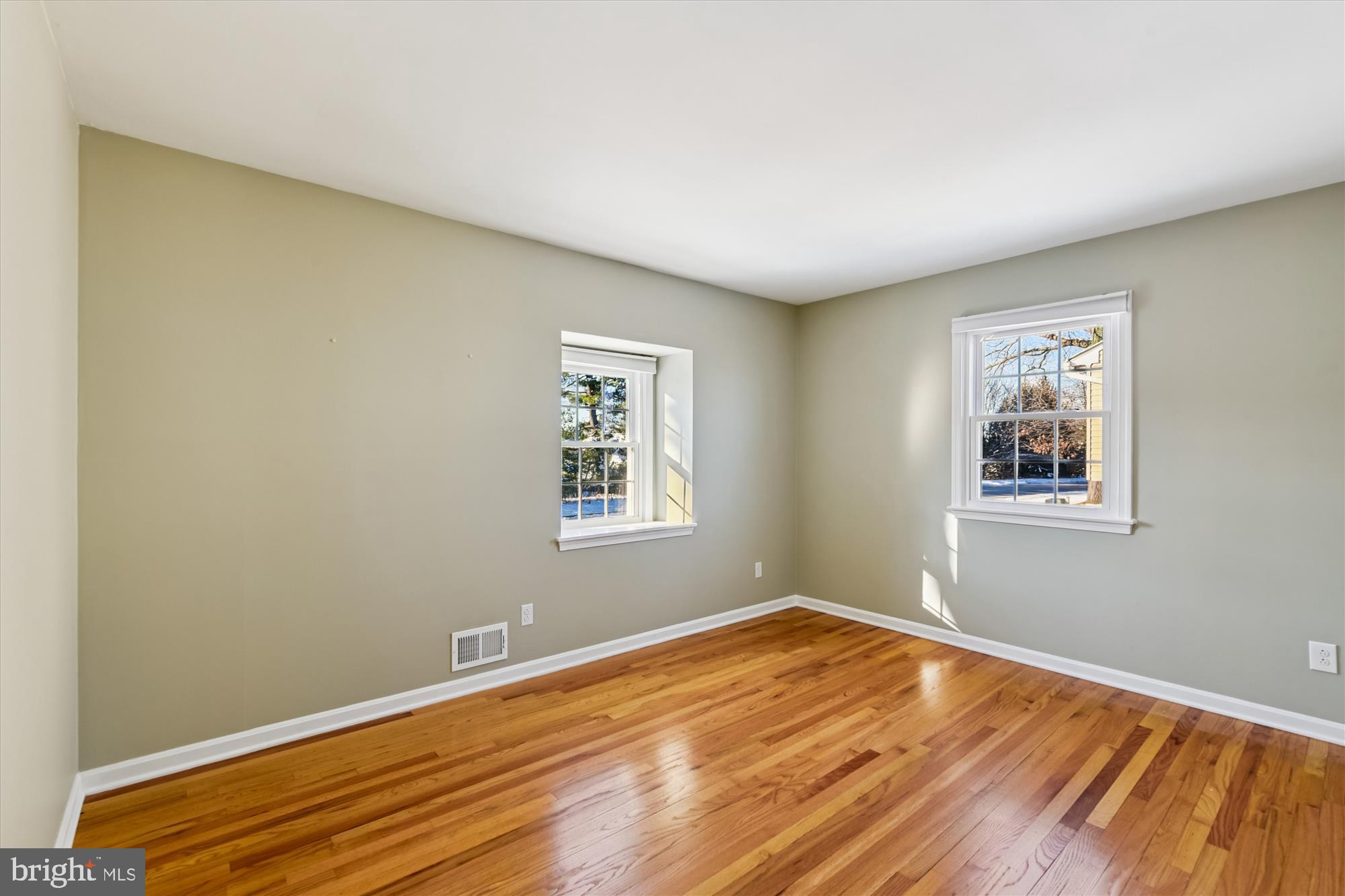 1006 West Joppa Road Towson, MD 21204 - Photo 27 of 47 a view of a room with wooden floor and window