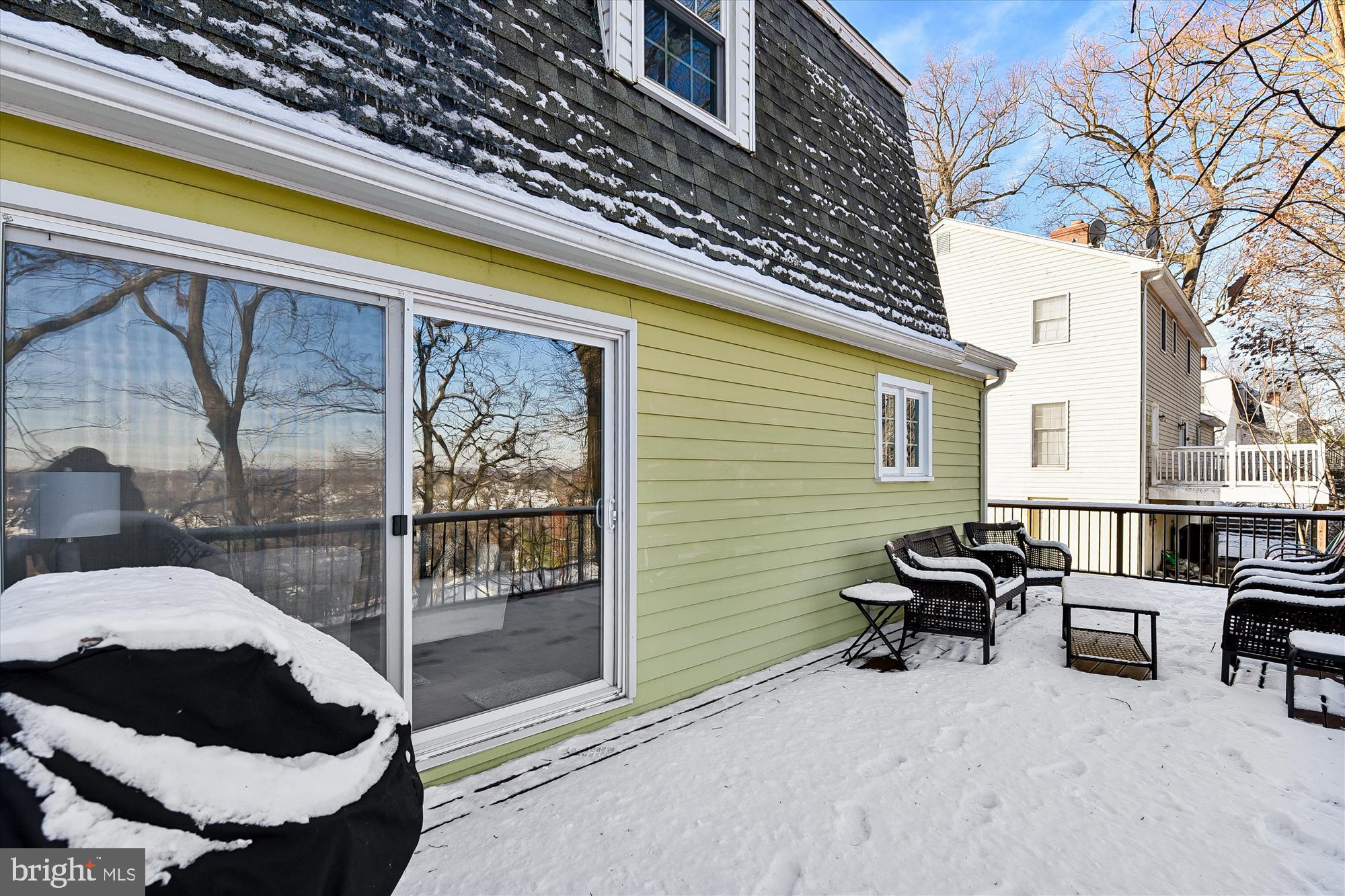 1006 West Joppa Road Towson, MD 21204 - Photo 37 of 47 a backyard of a house with outdoor seating