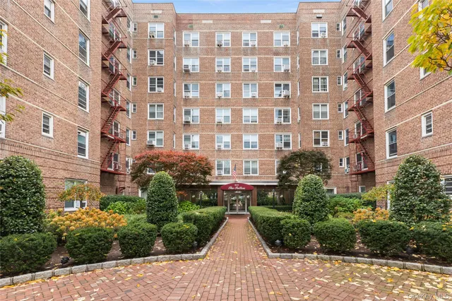 $730,000 | 64-11 99th Street, Unit 3O4 | Rego Park