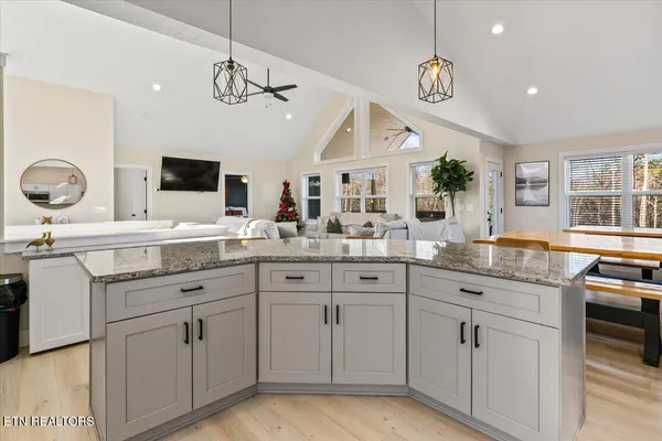 $695,000 | 113 Pool Drive, La Follette, TN 37766