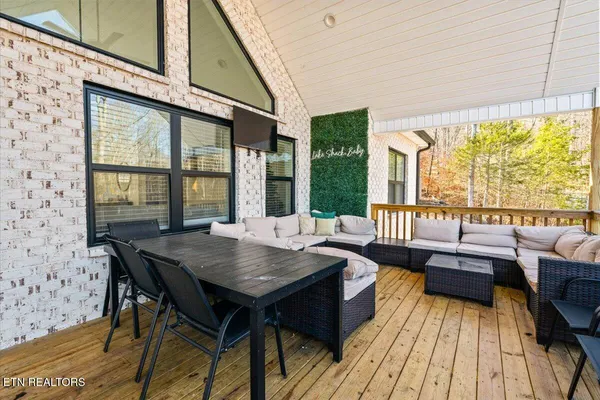 $695,000 | 113 Pool Drive, La Follette, TN 37766