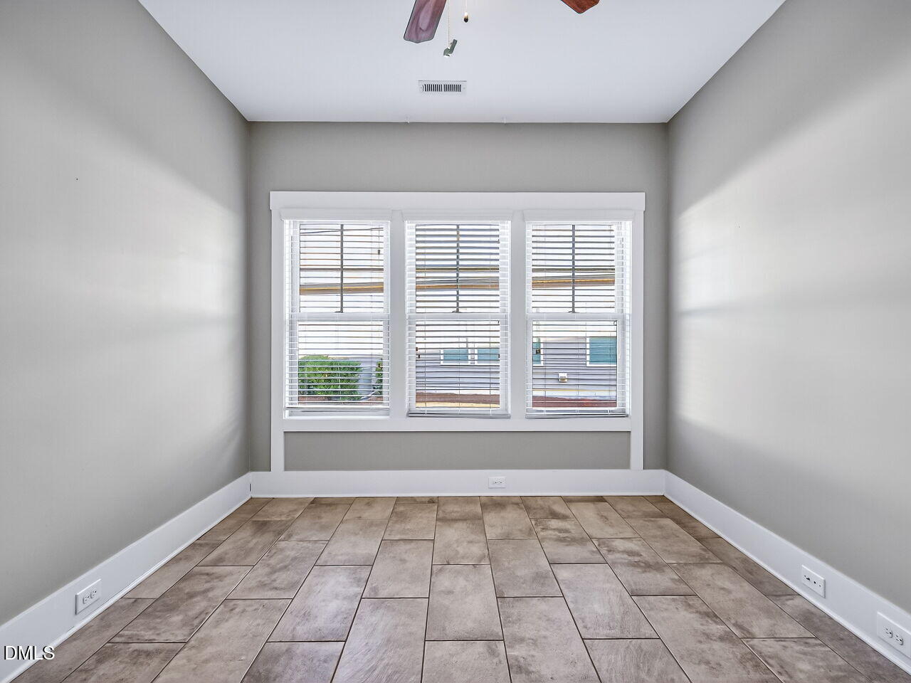 137 Bella Square Smithfield, NC 27577 - Photo 17 of 28 017-1280x960-sun-rm