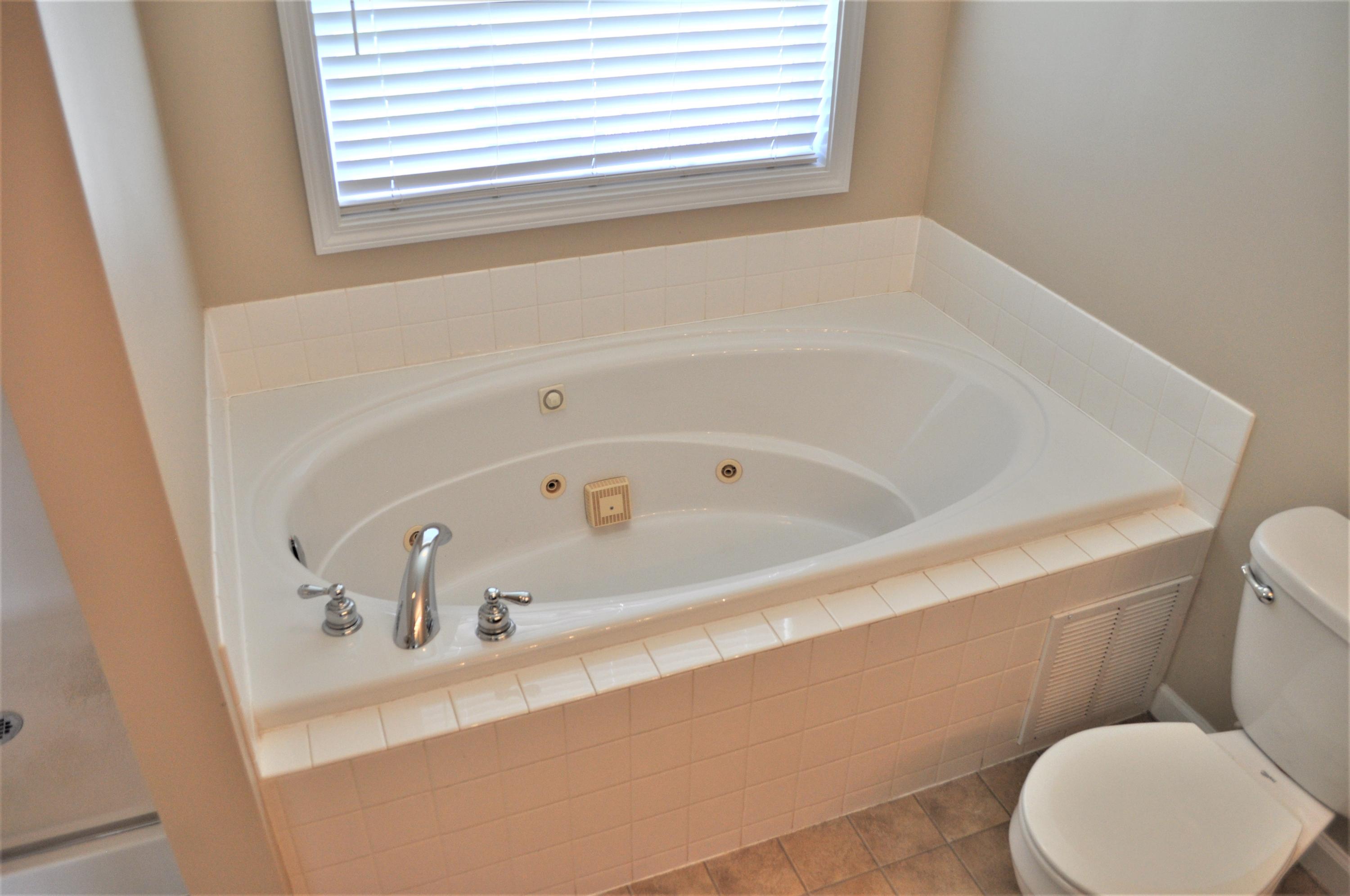 5510 Golden Gate Road Knoxville, TN 37918 - Photo 14 of 27 14 Master Bath