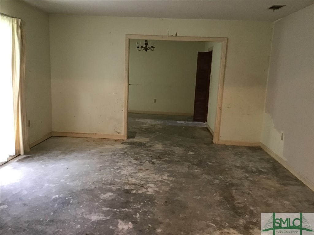 206 Donna Road Savannah, GA 31410 - Photo 4 of 21