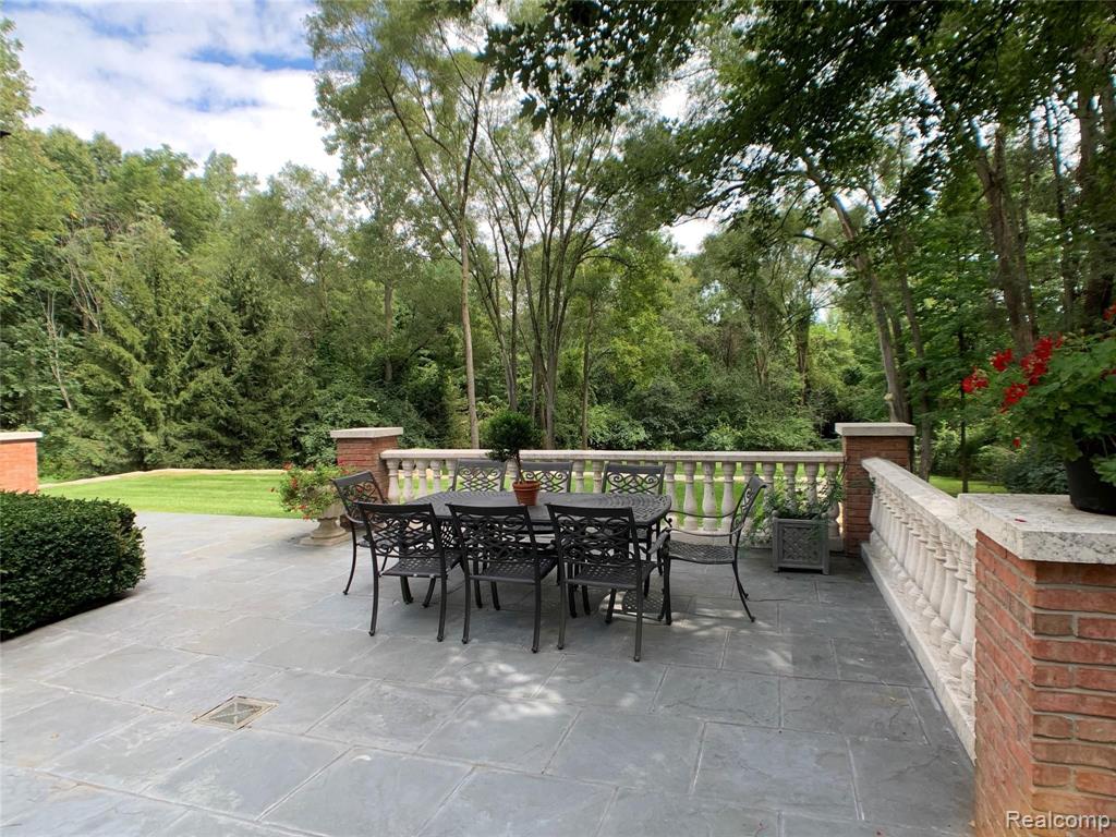 30246 Inkster Road Franklin, MI 48025 - Photo 13 of 53