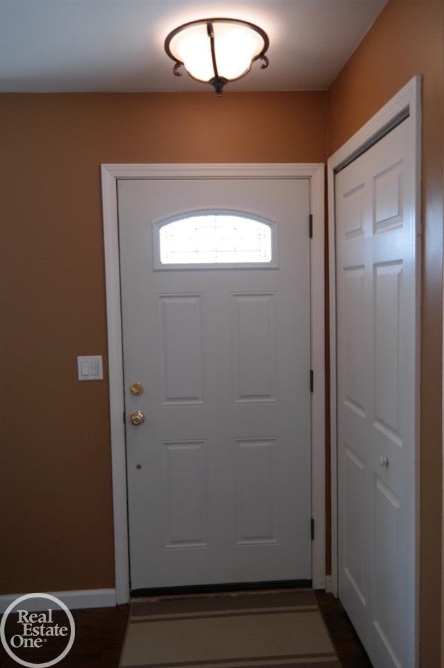 16815 Armada Center Road Armada, MI 48005 - Photo 4 of 20 31343511-3.JPG