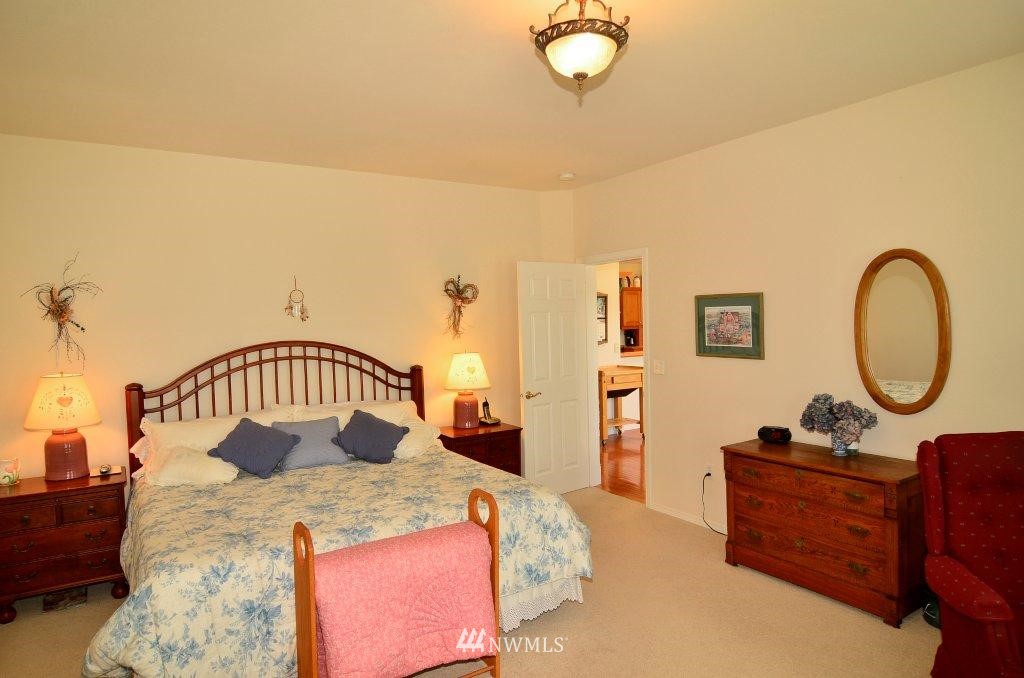 8749 181st Way Southwest Rochester, WA 98579 - Photo 8 of 15