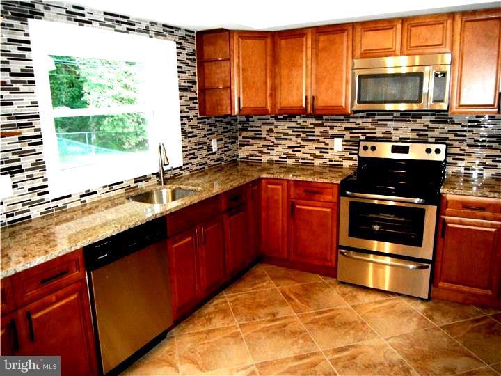 207 Stanford Road Fairless Hills, PA 19030 - Photo 12 of 22 Gallery Image 12