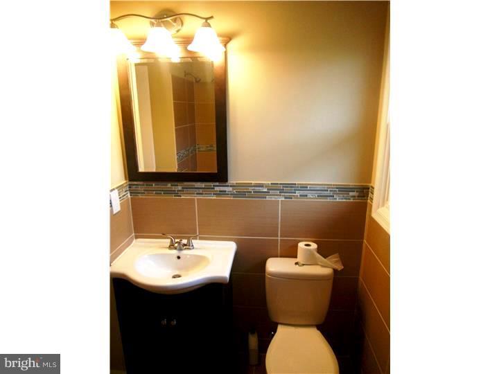 207 Stanford Road Fairless Hills, PA 19030 - Photo 18 of 22 Bathroom