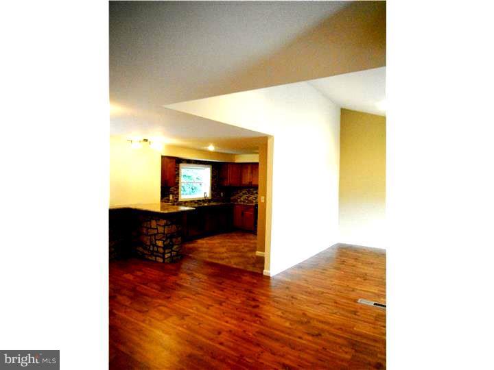 207 Stanford Road Fairless Hills, PA 19030 - Photo 8 of 22 Dining Room