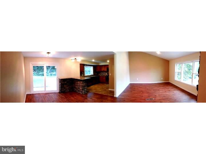 207 Stanford Road Fairless Hills, PA 19030 - Photo 10 of 22 Living Room