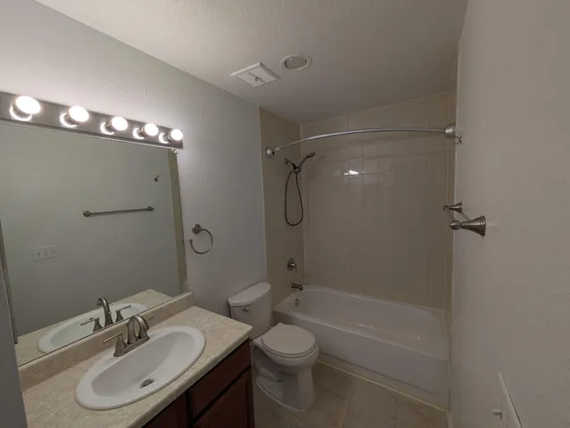 $2,650 | 1481 Center Street, Unit 1806, Mount Pleasant, SC 29464