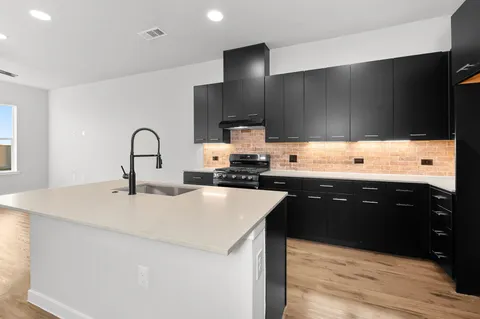 $2,500 | 4510 Terry-O Lane, Unit 418, Austin, TX 78745