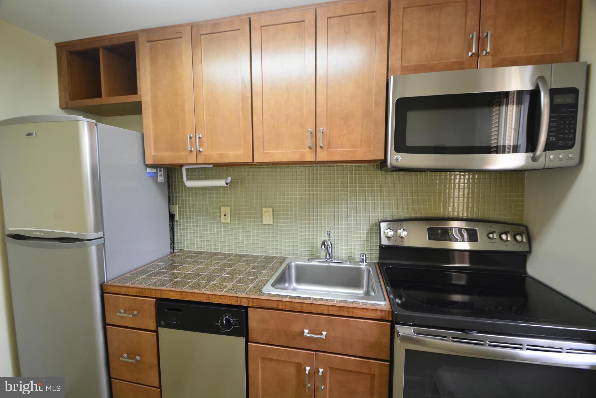 1728 North Rhodes Street, Unit 5279 Arlington, VA 22201 - Photo 10 of 18 Kitchen