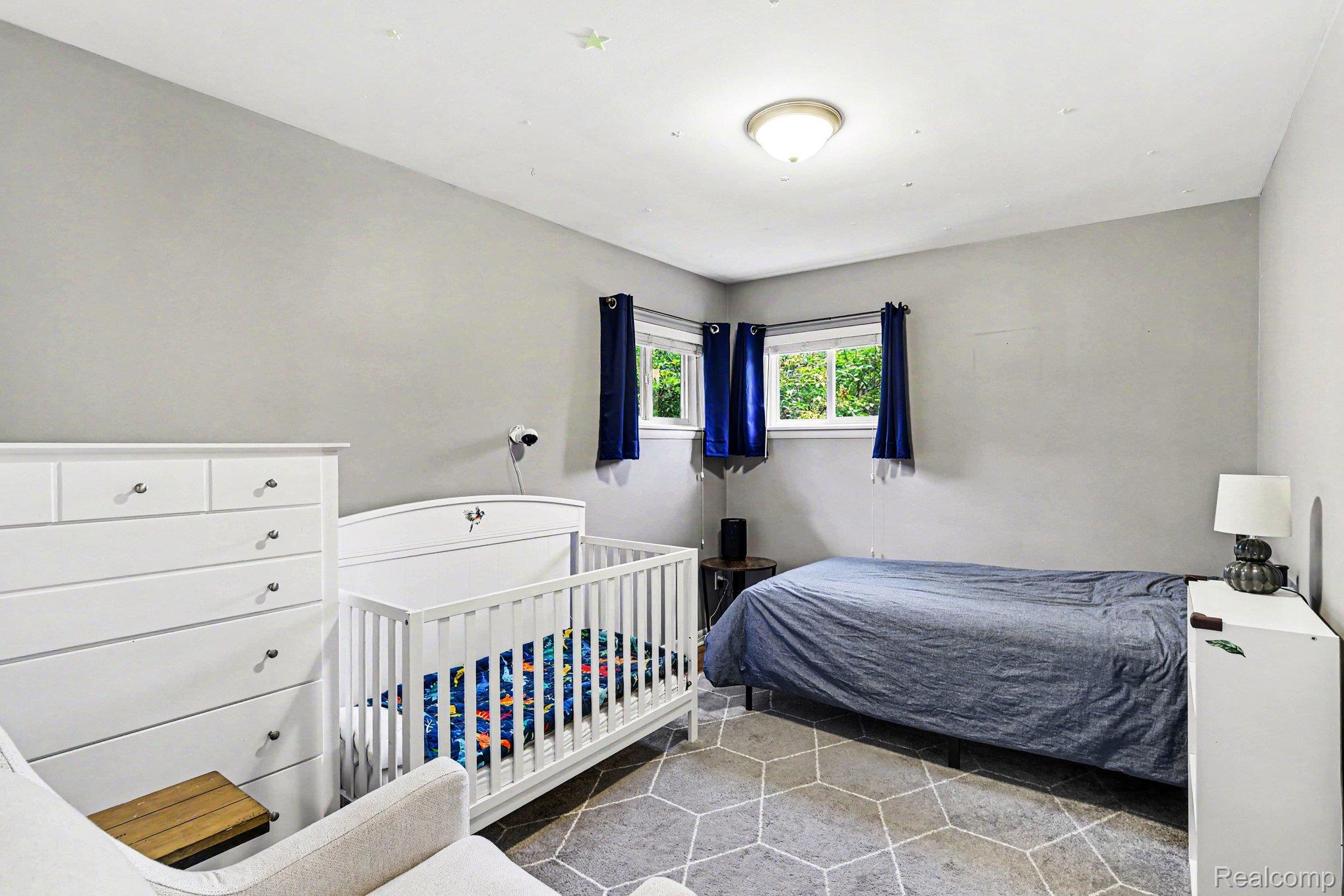 5603 Hallendale Road Haslett, MI 48840 - Photo 14 of 26 015_file_9397.jpg